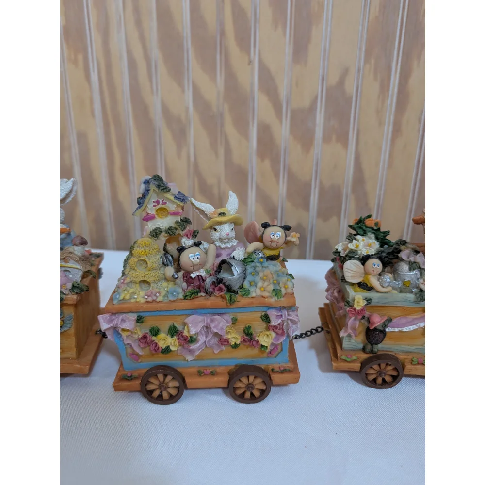 Vintage Easter Bunny Themed Figurine Train w/ Connecting Cars (set of 3)